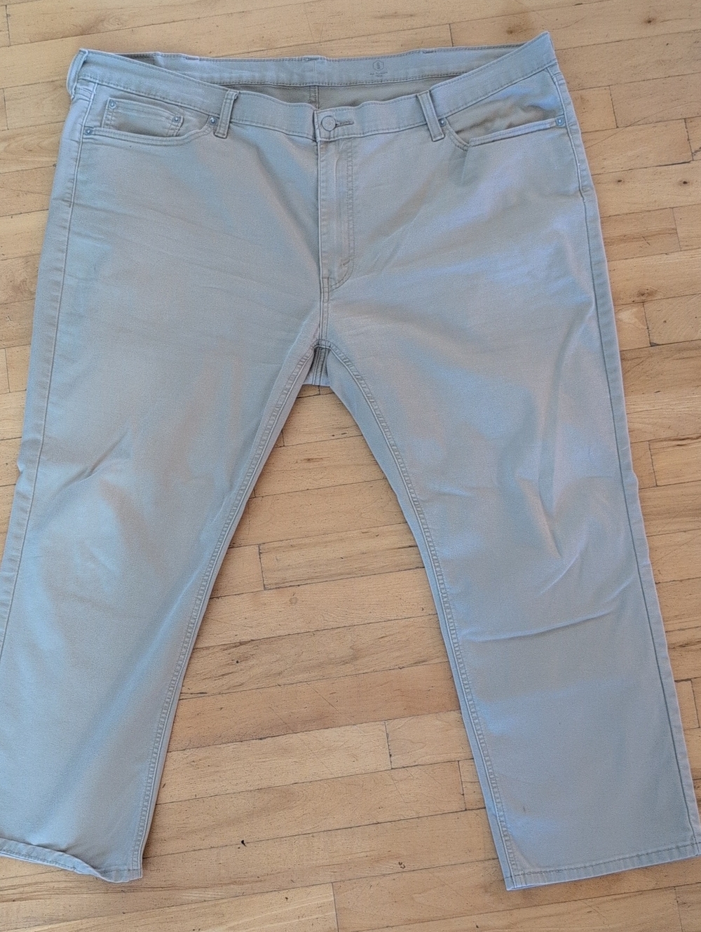 Levi's Men's Light Gray Casual Jeans - Classic Straight Fit 48x30
